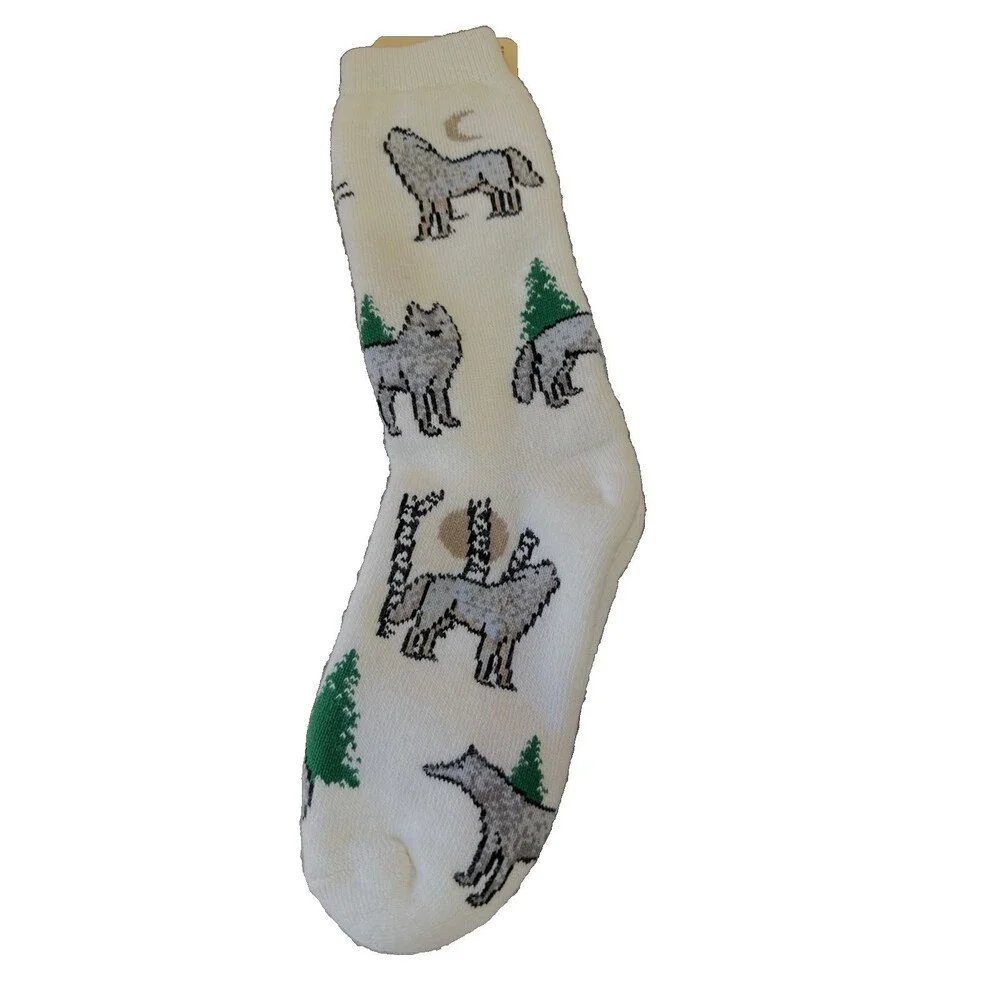 NWT For Bare Feet Originals Wolf Print Socks White 9-11 USA Made Novelty Outdoor